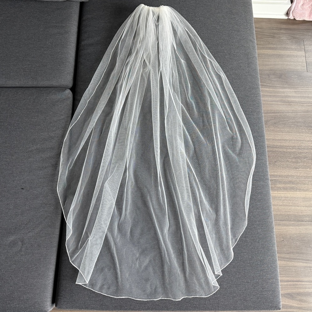 David's Bridal - Ivory Fingertip Veil